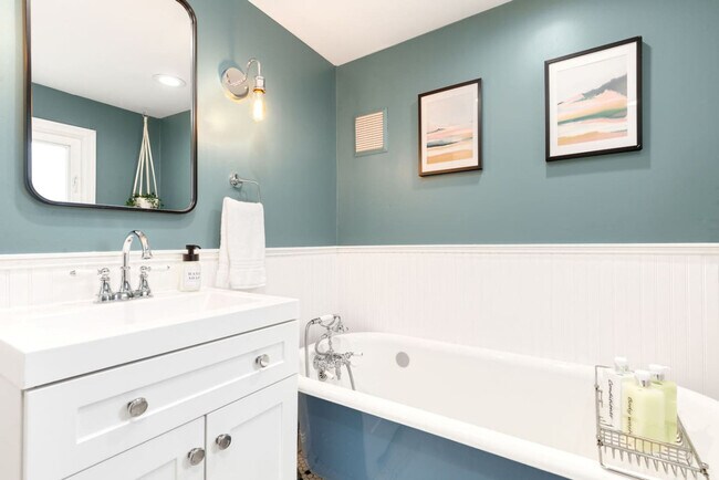 Building Photo - 2749 NW 65th St