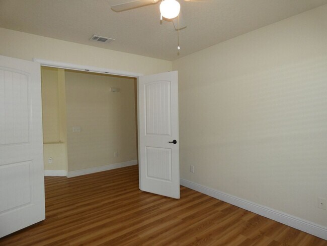 Building Photo - Charming 3-Bedroom Home