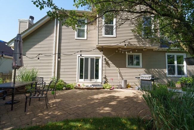 Building Photo - 864 Red Clover Dr