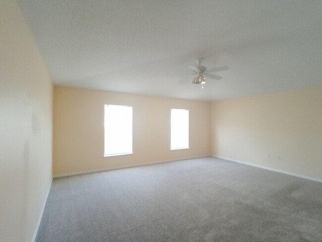 Building Photo - Spacious 4 bedrooms 2.5 baths single-family home Located in Orlando FL!!