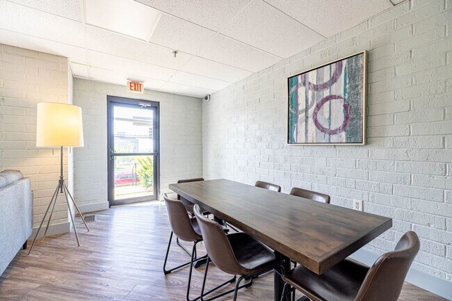 Building Photo - 1505 N Peoria Ave