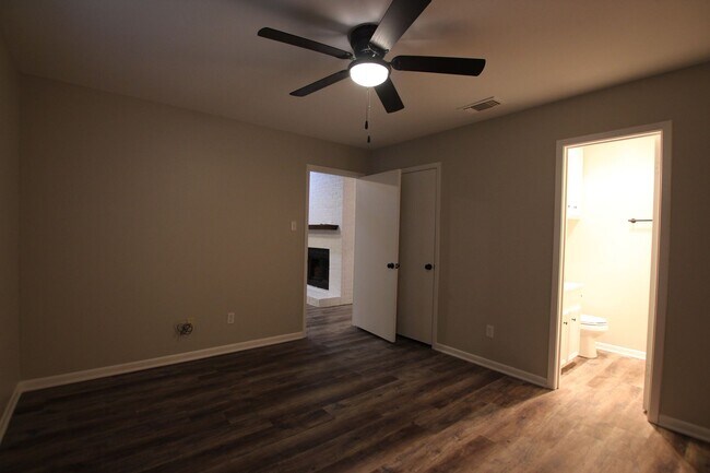 Building Photo - Coming Soon!  Remodeled 3 Bedroom 2 Bath! Large Yard!