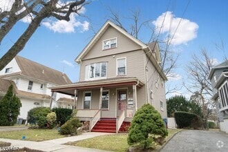 Building Photo - 17 W Pierrepont Ave