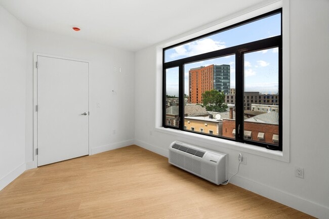 Building Photo - 50-52 Easton Ave