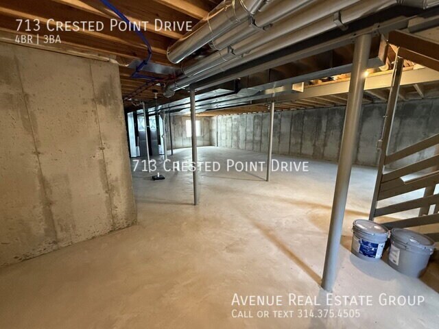 Building Photo - 713 Crested Pt Dr