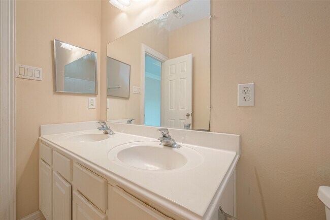 Building Photo - 10355 Panther Point Dr