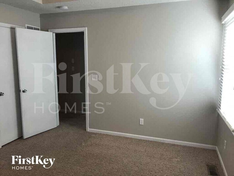 Building Photo - 8320 N Allenton Dr