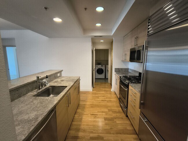 Building Photo - $500 MOVE IN SPECIAL!!! LUXURY 2 BEDROOM CONDO IN DOWNTOWN WALNUT CREEK, CA!