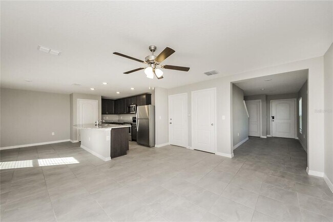 Building Photo - 204 Fig Ct