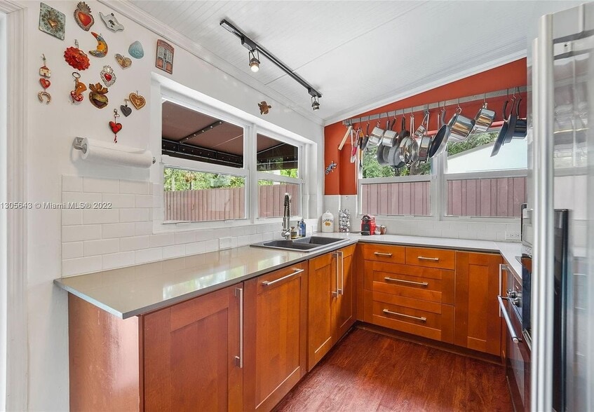 Building Photo - 2441 Swanson Ave