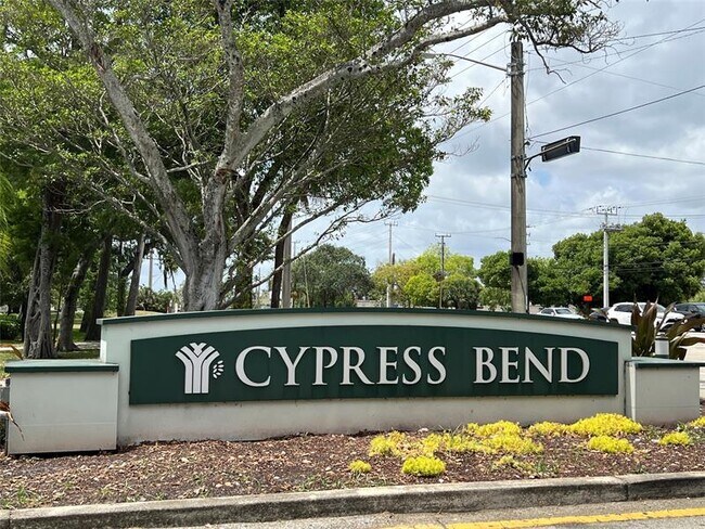 Building Photo - 2220 N Cypress Bend Dr