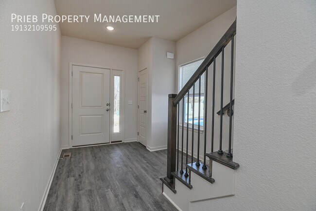 Building Photo - 10330 Farrow Ave