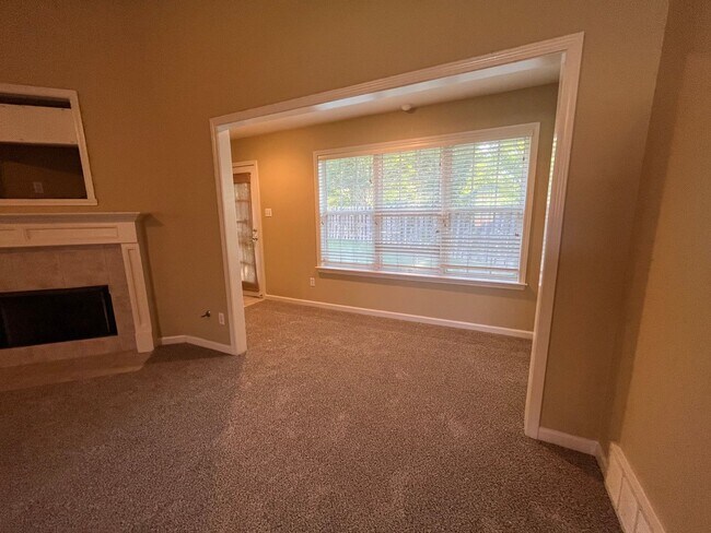Building Photo - 9150 Hervay Cove