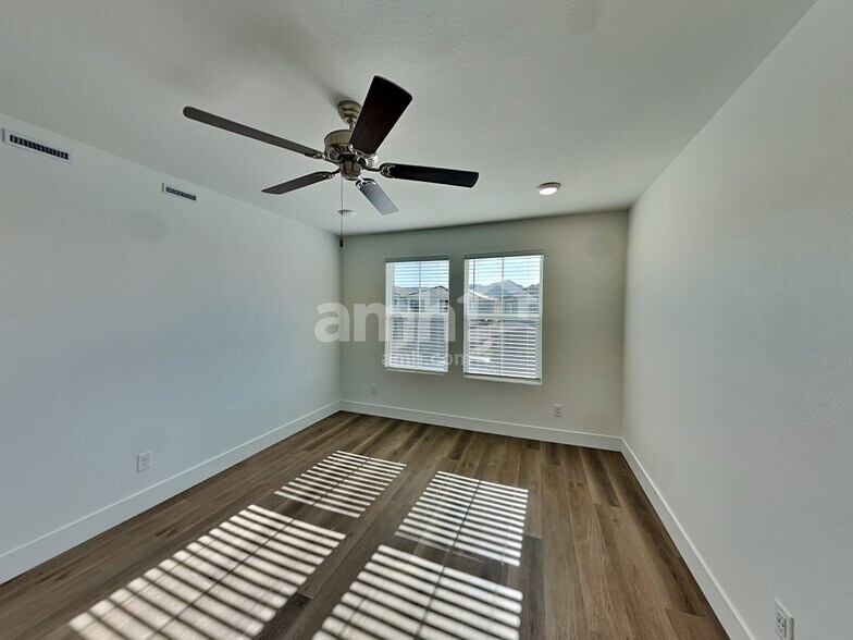 Building Photo - 11140 Magallanes St