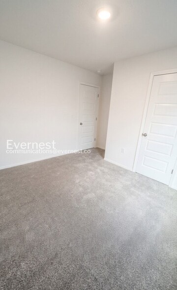 Building Photo - 101 E Fredonia Ct