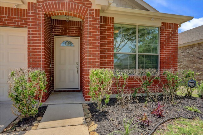 Building Photo - 1011 Larkfield Dr