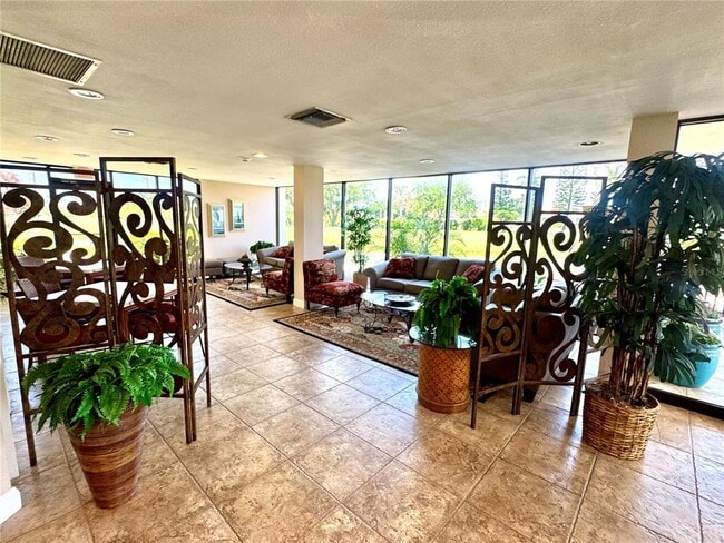 Building Photo - 5700 Escondida Blvd S