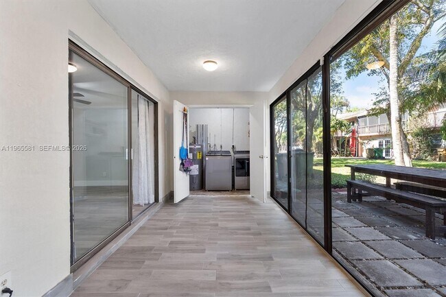 Building Photo - 48 Matador Ln