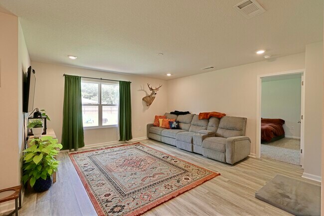 Building Photo - 8604 Tarsus Dr