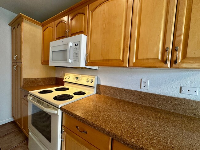 Building Photo - Single Story townhome, water/sewer paid by...