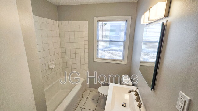 Building Photo - 2216 Bolling Ave