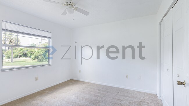 Building Photo - Unit
