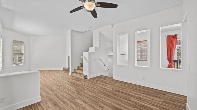 Building Photo - Tri-Level Townhome in Tustin