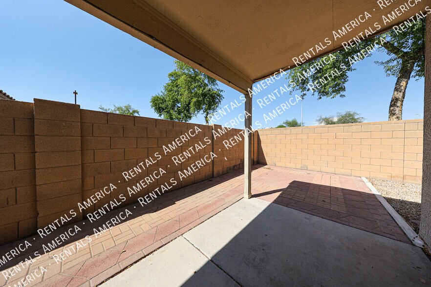 Building Photo - 1404 S Crossbow Ct