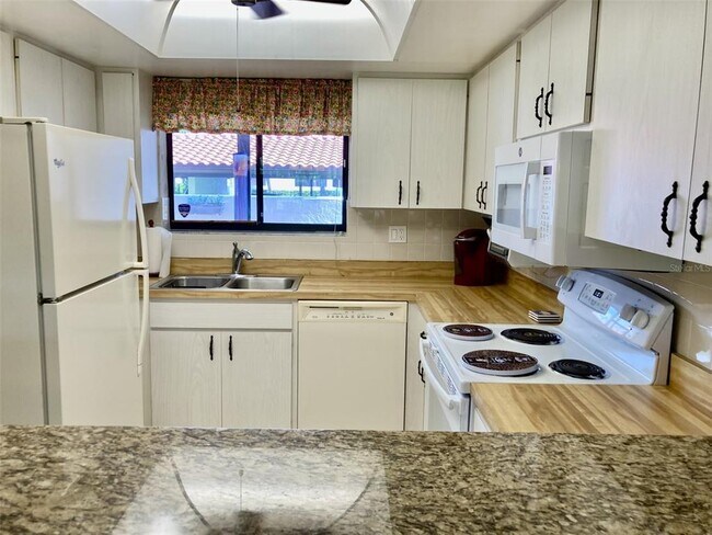 Building Photo - 3500 El Conquistador Pkwy