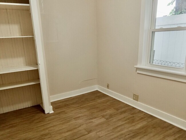 Building Photo - One Bedroom Detached House FOR RENT in Bridgeton, NJ $1150