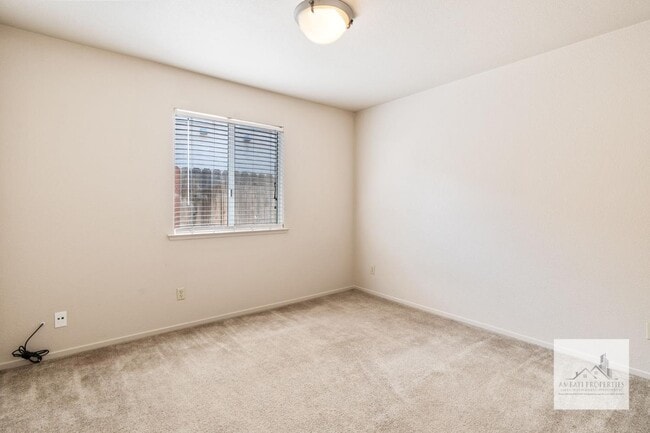 Building Photo - 3426 W Dovewood Ave