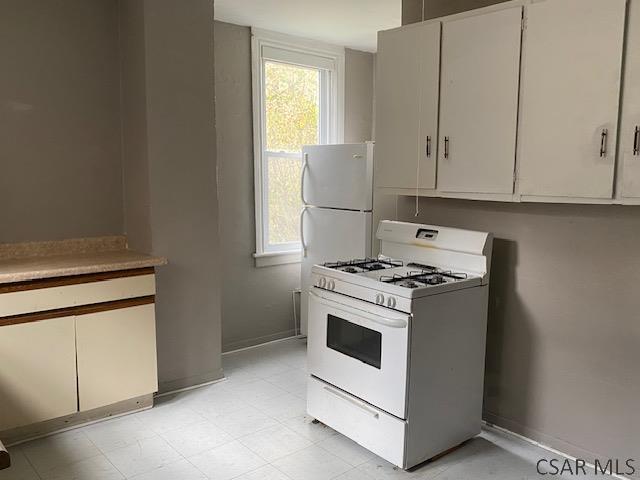 Building Photo - 722 Somerset St