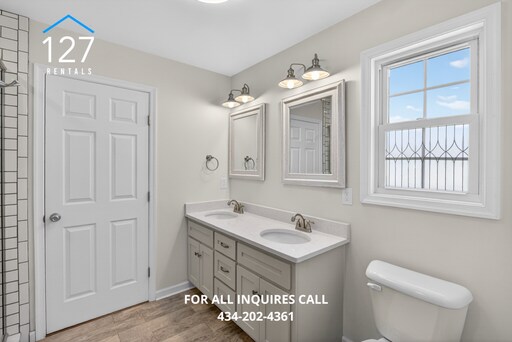 Building Photo - Beautiful 3 bedroom 2.5 bath!