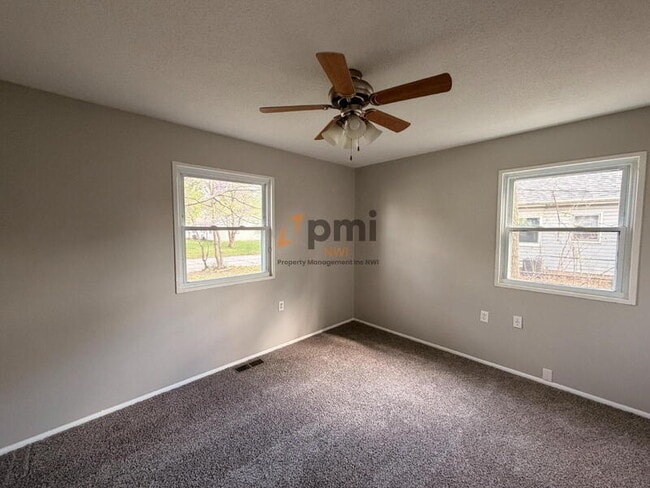 Building Photo - 774 Fox River Rd