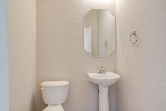 Building Photo - 5824 Melanie Ct