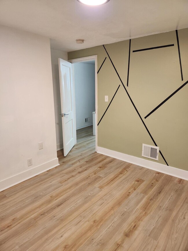 Building Photo - 9350 Whitall Ln