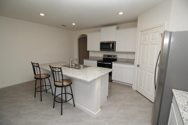 Building Photo - 185 Bubbling Ln