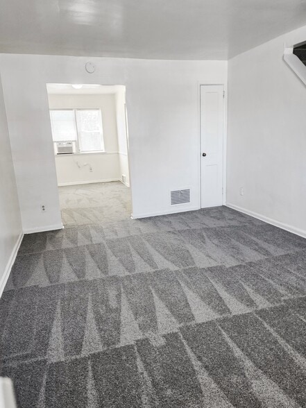 Building Photo - 2601 N Heald St