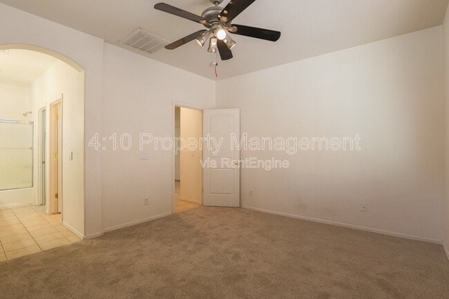 Building Photo - 2644 E Chester Dr