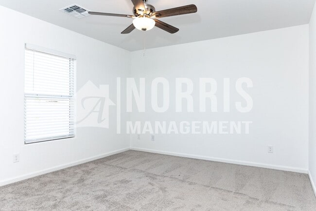 Building Photo - NEW Home Located Near the Golf Course