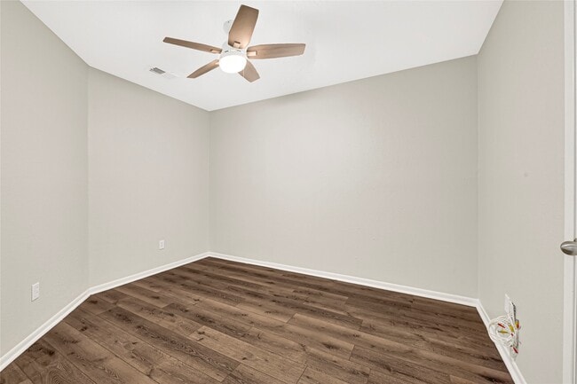 Building Photo - 522 Country Ln