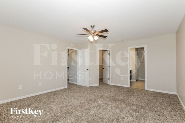 Building Photo - 1610 Shire Village Dr
