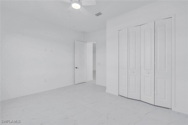 Building Photo - 1021 Chiquita Blvd N