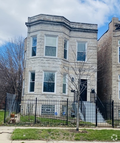Building Photo - 6426 S Green St