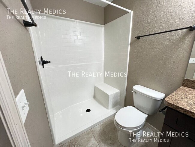 Building Photo - 16147 SW 17th Ave