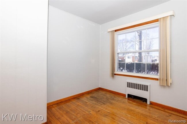 Building Photo - 32348 Linderman Ave