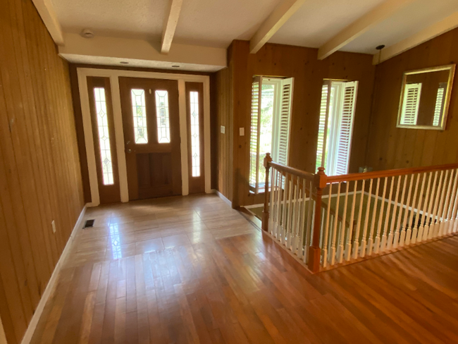 Building Photo - 2435 Indian Lake Dr