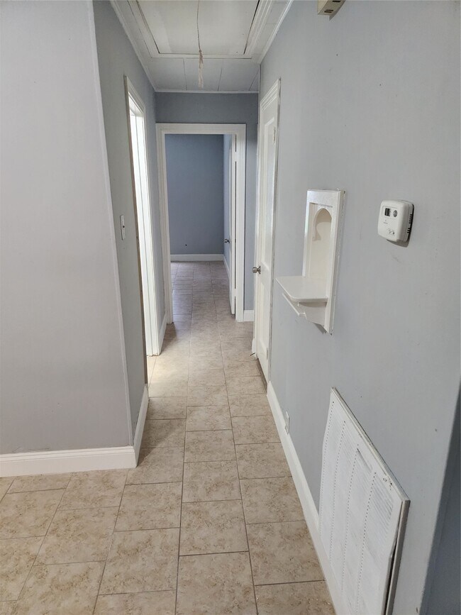 Building Photo - 1705 Frost St