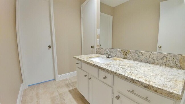 Building Photo - 5227 Clarkston Ln