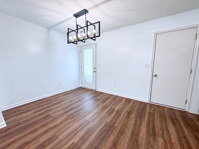 Building Photo - 7257 Reynolds Crossing Dr